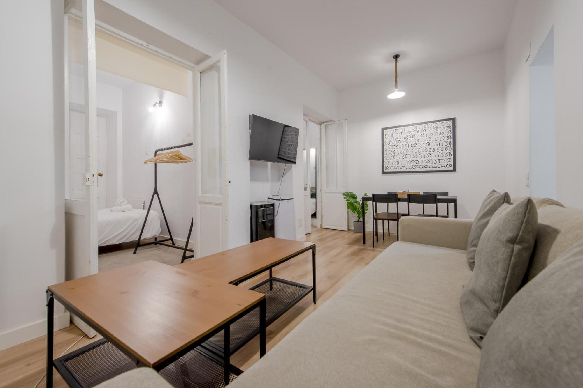 C-Cabeza Cool Apt Para 7 Al Lado De Tirso De Molina E1 마드리드 외부 사진